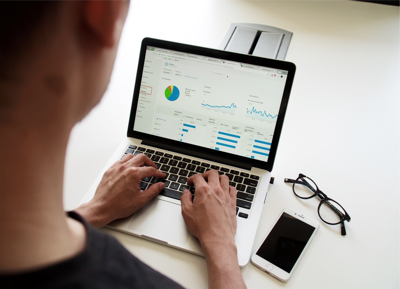 Types of digital marketing, traditional vs digital marketing 